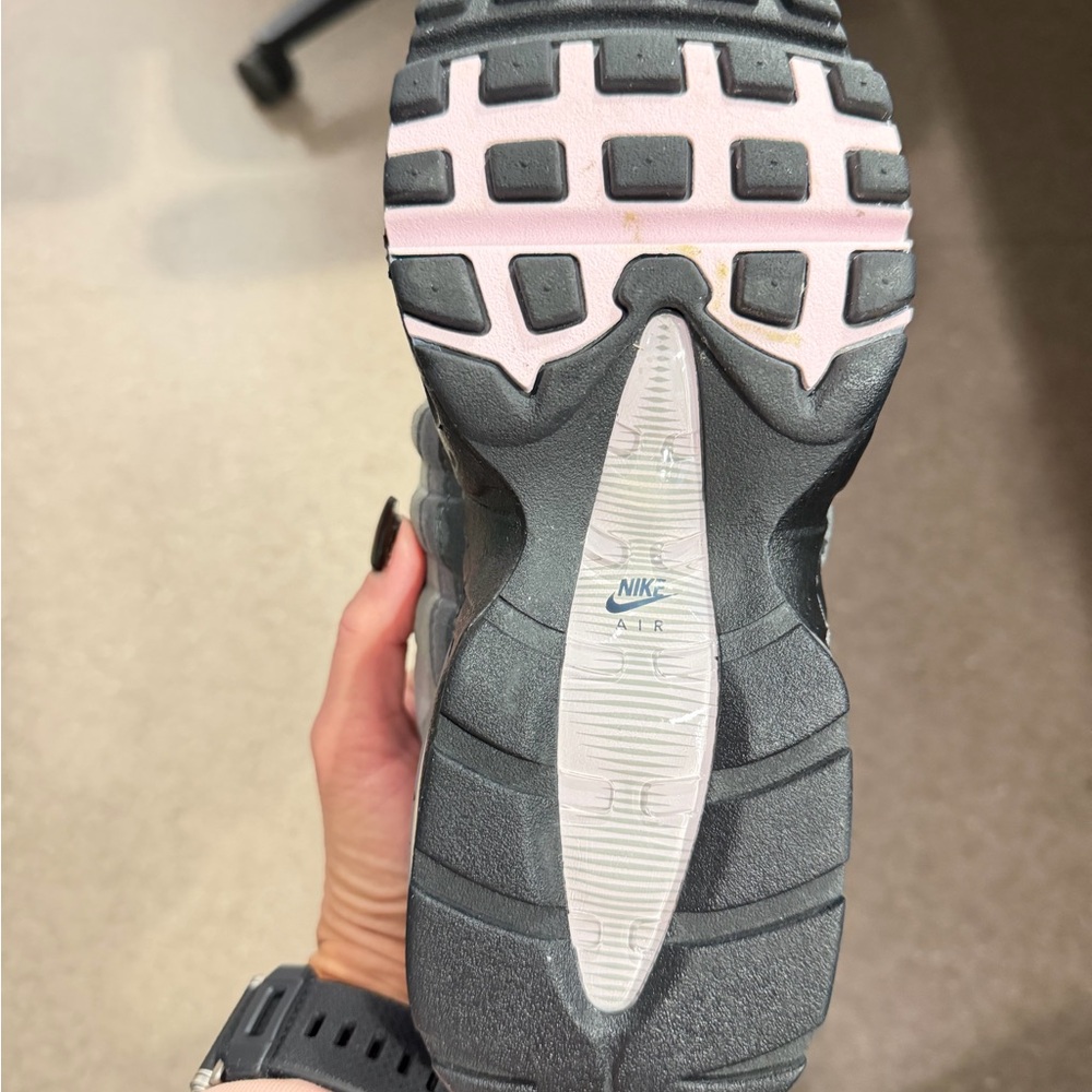 Nike Women's Air Max 95 - IG Pink Foam 2025 - Picture 4 of 5